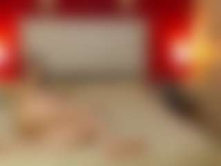 Live cam show with Mia-coluccii - Thick on xplaylive.com