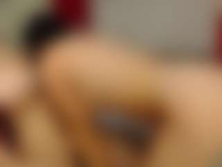 Live cam show with Mia-coluccii - Bedroom on Chatstar