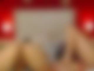 Live cam show with Mia-coluccii - Facial on Camsoda