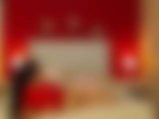Live cam show with Mia-coluccii - Bedroom on Camsoda