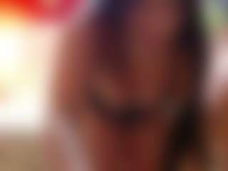 Live cam show with Mia-coluccii - Cowgirl on madthumbs