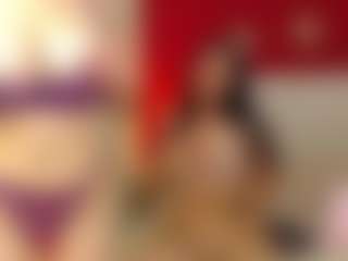 Live cam show with Mia-coluccii - BBW on CamwithHer