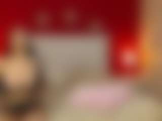 Live cam show with Mia-coluccii - Facial on Adult Interactions