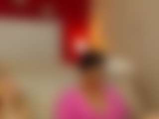 Live cam show with Mia-coluccii - HD on eurowanks.com