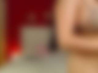 Live cam show with Mia-coluccii - Tittyfuck on Pornisteam.com