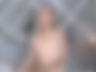 Live cam show with Madison Wood - Brown Eyes on Strip Flash - Live Sex Shows