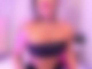 Live cam show with SilvanaCapelli - Black Hair on UwU Esports