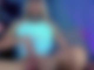 Live cam show with JuliaBulette - Lean on Camsoda