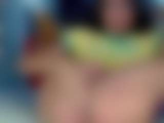 Live cam show with JuliaBulette - Lean on TeamSkeetLive