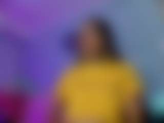 Live cam show with JuliaBulette - Black Hair on live.xheat.ai