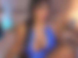 Spettacolo in cam dal vivo con nicoleth18 - Double Penetration su Camsoda