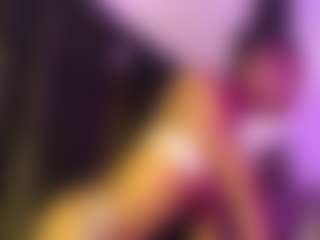 Live cam show with KAROLLA-BIGCOCK - Average on Camsoda