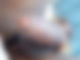Live-camshow met KAROLLA-BIGCOCK - Nipple Piercings op Camsoda