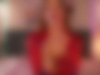 Live cam show with LouiseMiler - Living Room on CamClone
