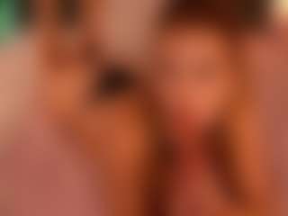 Live cam show with LouiseMiler - Living Room on xxxlivecams.org