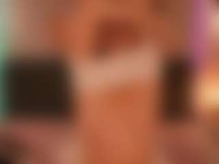 Live cam show with LouiseMiler - Thong on livesuperchat.net