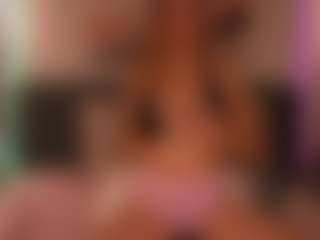 Live cam show with LouiseMiler - Gagging on Camsoda