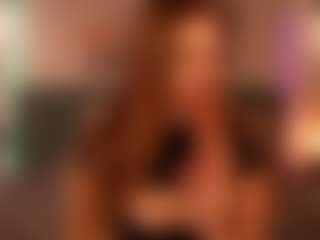 Live cam show with LouiseMiler - Living Room on madthumbs