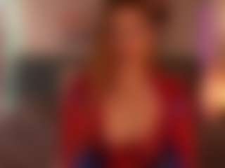Live cam show with LouiseMiler - Living Room on Camsoda