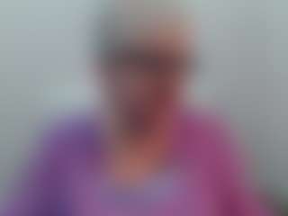 Live cam show with KayleSmoll - Granny Squirt on LiveSexCams6
