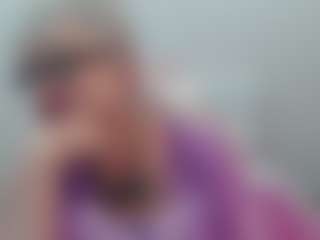 Live cam show with KayleSmoll - Granny Squirt on studioflirtlive.com