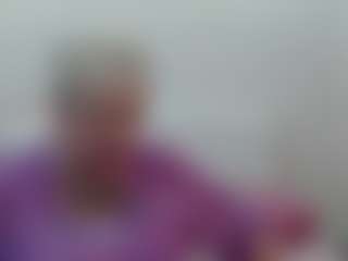 Live cam show with KayleSmoll - Granny on Milfs Live