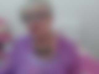 Live cam show with KayleSmoll - Striptease Granny on Hubzter Live