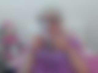 Live cam show with KayleSmoll - Striptease Granny on studioflirtlive.com