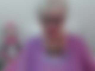 Live cam show with KayleSmoll - Granny Squirt on xxxlivecams.org