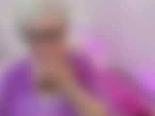 Live cam show with KayleSmoll - Granny on Camsoda