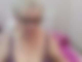 Live cam show with KayleSmoll - Grey on CamwithHer