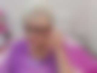 Live cam show with KayleSmoll - Granny on TottyGirls