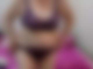 Live cam show with KayleSmoll - Granny MILF on MyBangCams