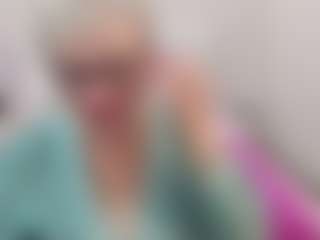 Live cam show with KayleSmoll - Granny Blonde Hair on Instabang