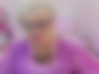 Live cam show with KayleSmoll - Granny on fuklive.com