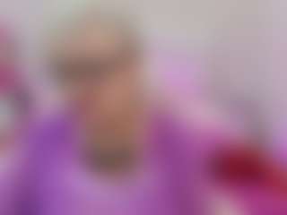Live cam show with KayleSmoll - Old on madthumbs