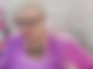 Live cam show with KayleSmoll - Granny on CamSodaAdn