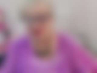 Live cam show with KayleSmoll - Granny on LiveSexCams6