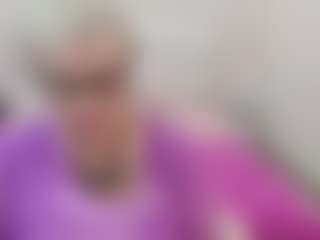 Live cam show with KayleSmoll - Striptease Granny on Gym Cam Girls