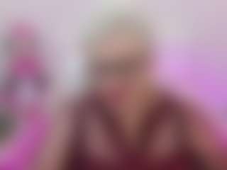 Live cam show with KayleSmoll - Granny Big Ass on Camsoda