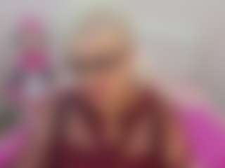Live cam show with KayleSmoll - Grey on CamwithHer