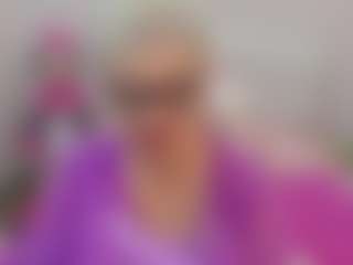 Live cam show with KayleSmoll - Old on LiveSexCams6