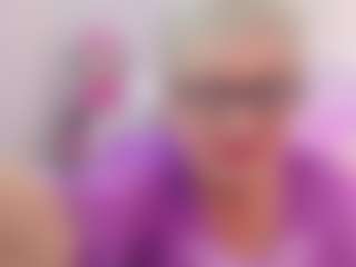 Live cam show with KayleSmoll - Granny Blonde Hair on xxxlivecams.org