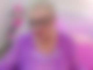 Live cam show with KayleSmoll - Granny Squirt on Pornisteam.com