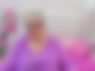 Live cam show with KayleSmoll - Granny Squirt on iamadamtest123.com