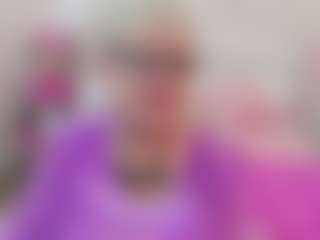 Live cam show with KayleSmoll - Senior on xxxlivecams.org
