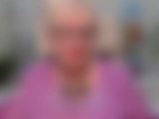 Live cam show with KayleSmoll - Granny Latina on fapnchat