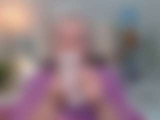 Live cam show with KayleSmoll - Granny Blonde Hair on friskycurves.com