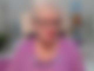Live cam show with KayleSmoll - Granny on intimatelivegirls.com