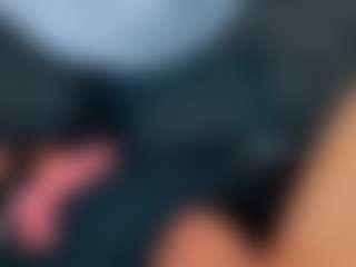 Live cam show with JessicaBannkss - Oil on CamwithHer